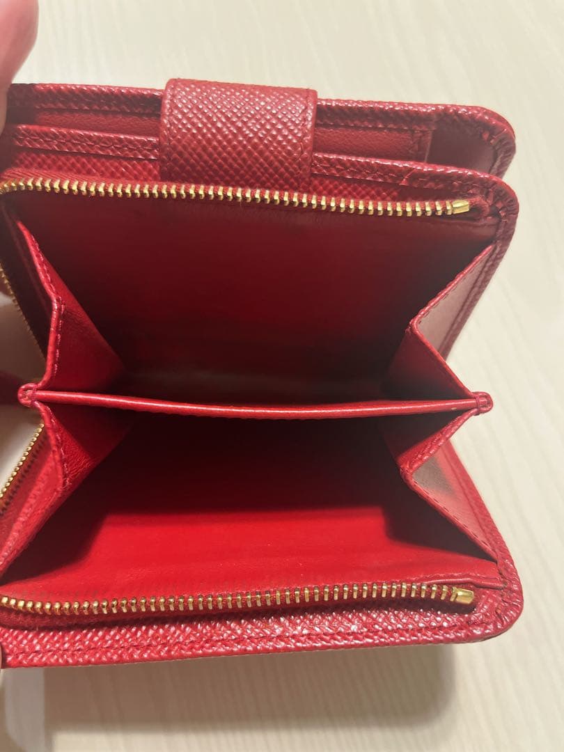 プラダ サフィアーノレザー ロゴ 二つ折り財布 赤