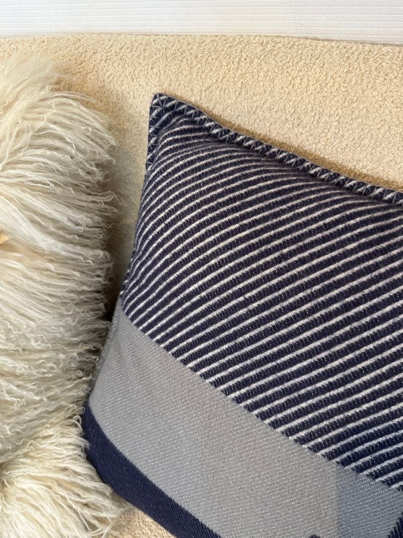 あ*ん様 ⭐️【全国送料無料】定価13万　HERMES エルメス　クッション　H