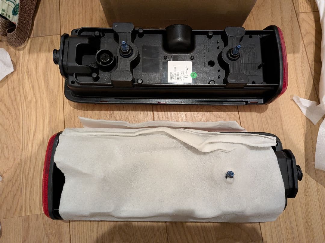 即購入OK！ クオン テールランプ テールライト LED 新車外し