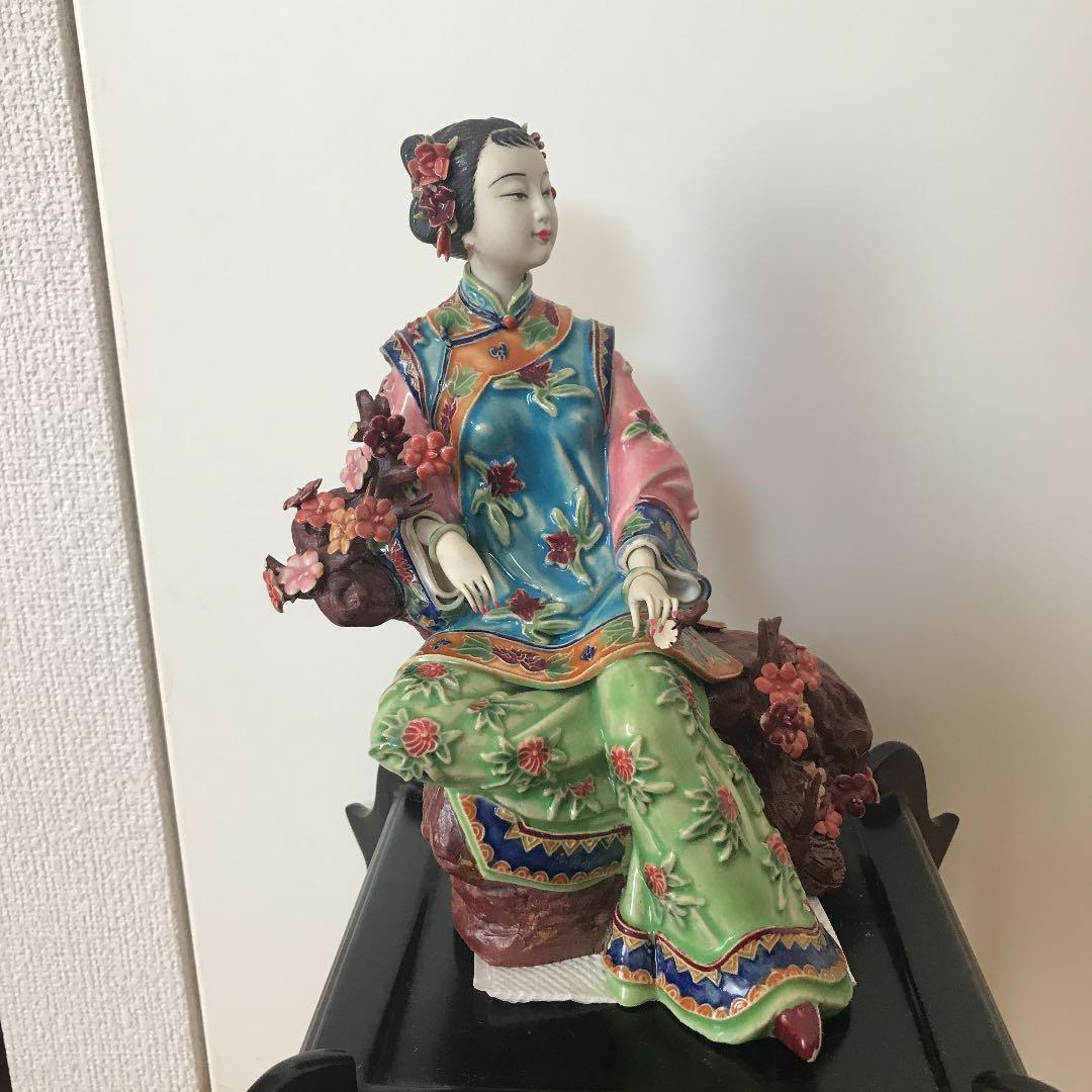 陶磁器　人形 美人彫刻 アンティーク 中国 古美術品