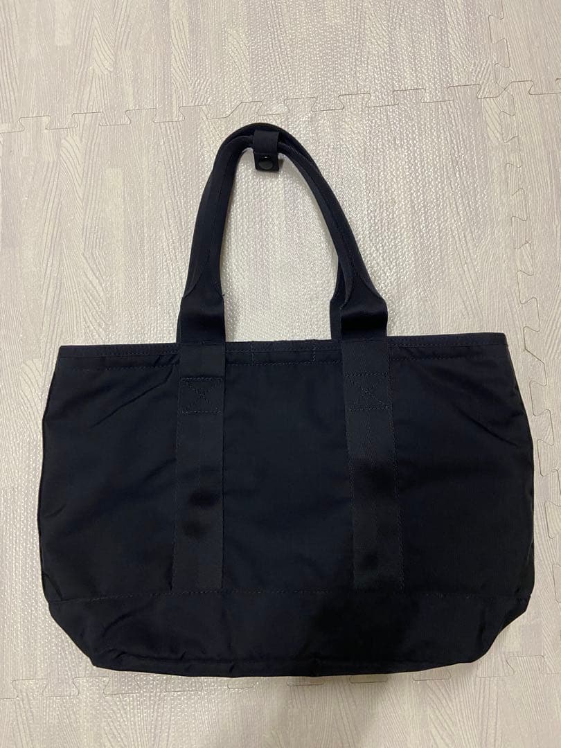 u*6様 BRIEFING DISCRETE TOTE SM MW GENII