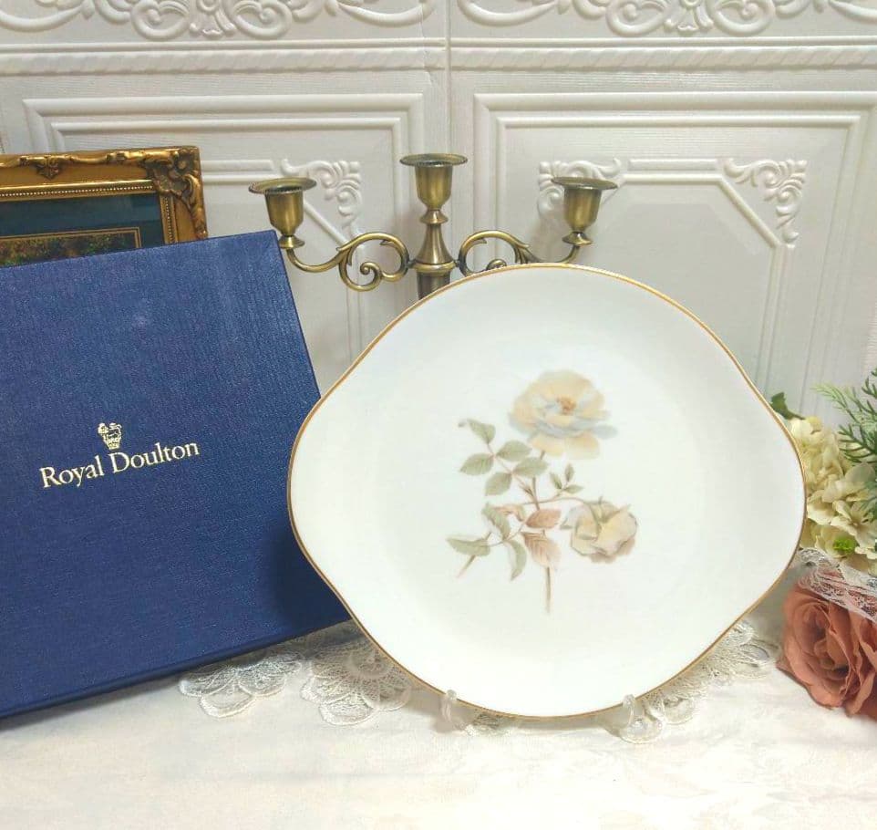 新品箱入　イギリス製　ロイヤルドルトン　ヨークシャーローズ　BBプレート 薔薇