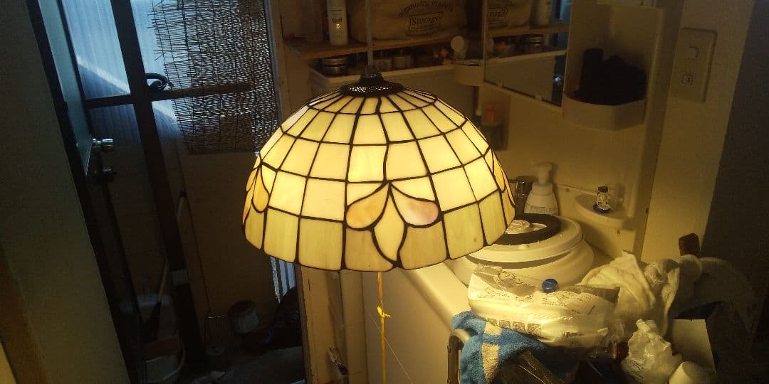 ハンドメイド最安値ステンドグラス3灯式ペンダントライト昭和レトロ　ステンドグラス