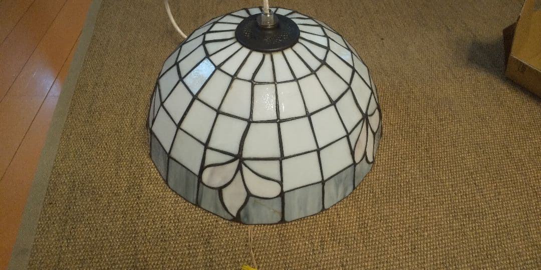 ハンドメイド最安値ステンドグラス3灯式ペンダントライト昭和レトロ　ステンドグラス