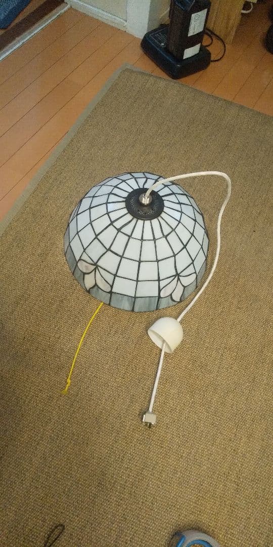 ハンドメイド最安値ステンドグラス3灯式ペンダントライト昭和レトロ　ステンドグラス