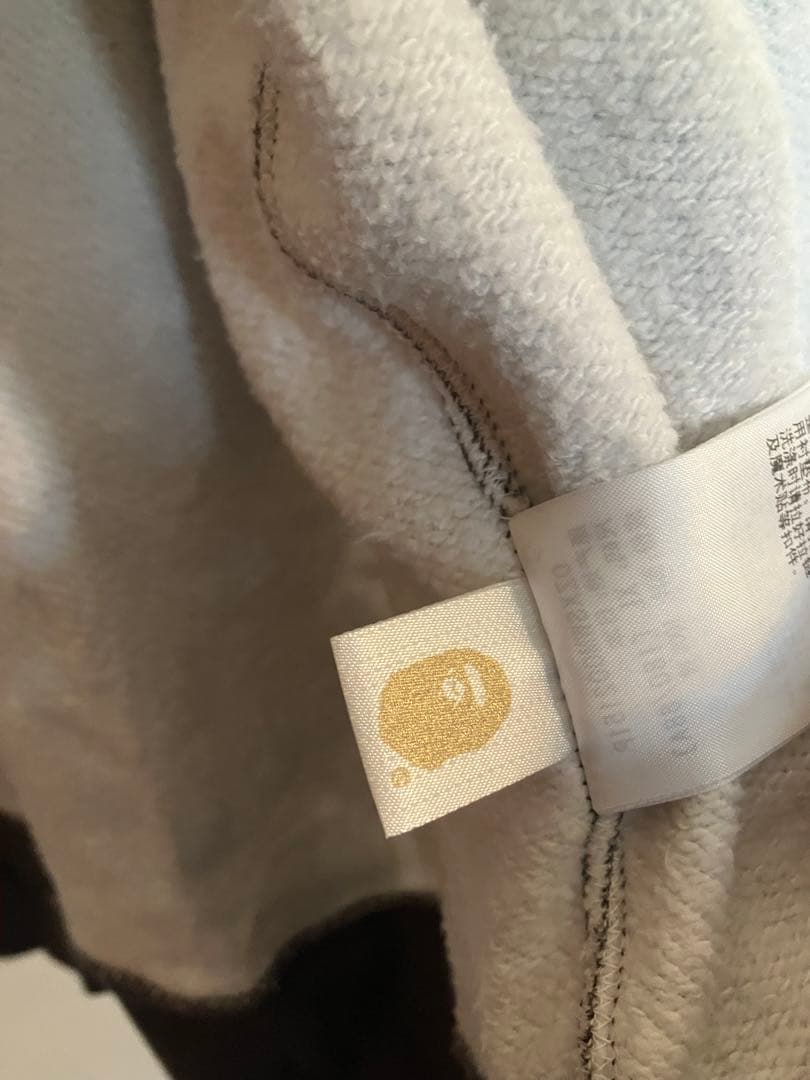 A BATHING APE シャークパーカー