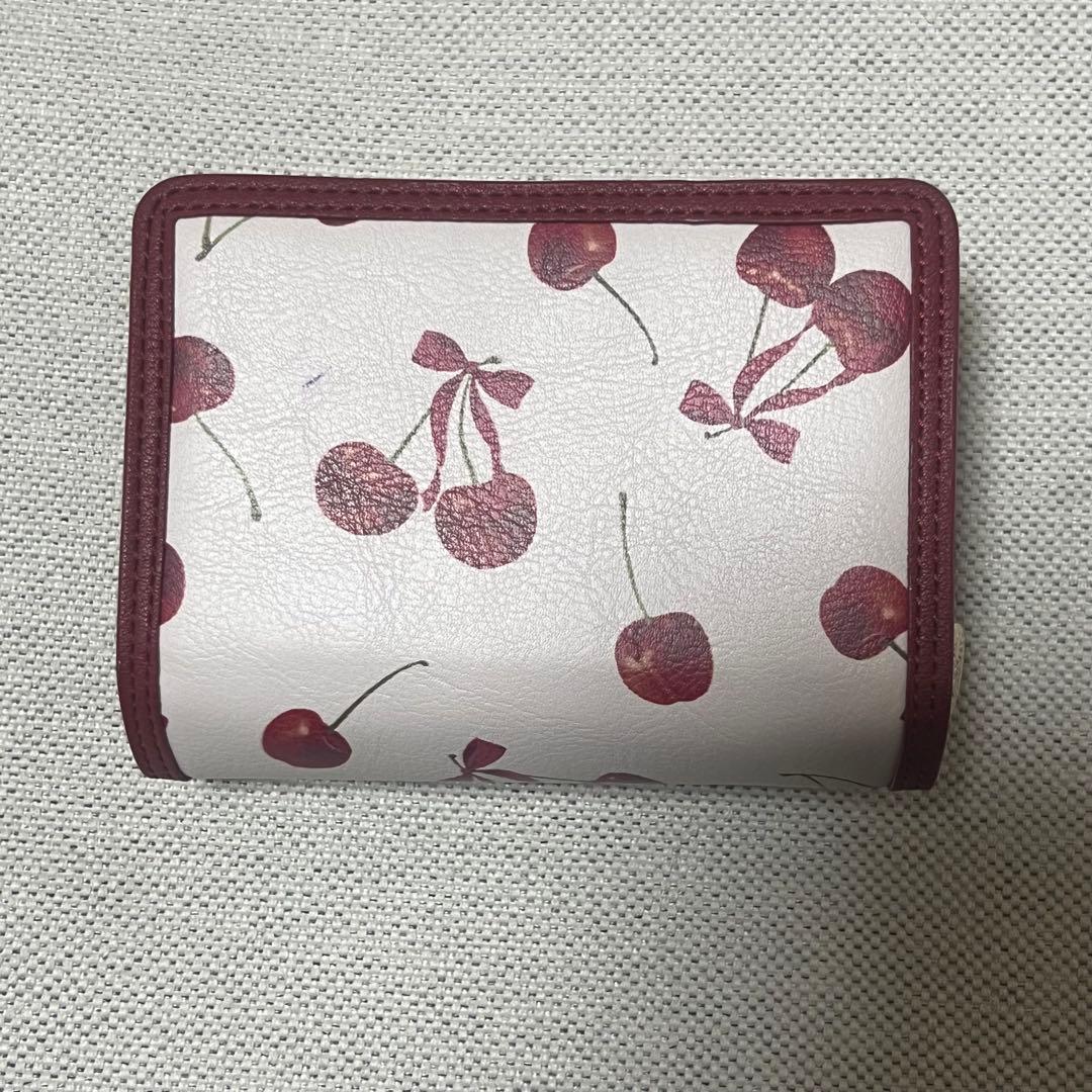 メゾンドフルール　チェリー柄ウォレット　アイボリー