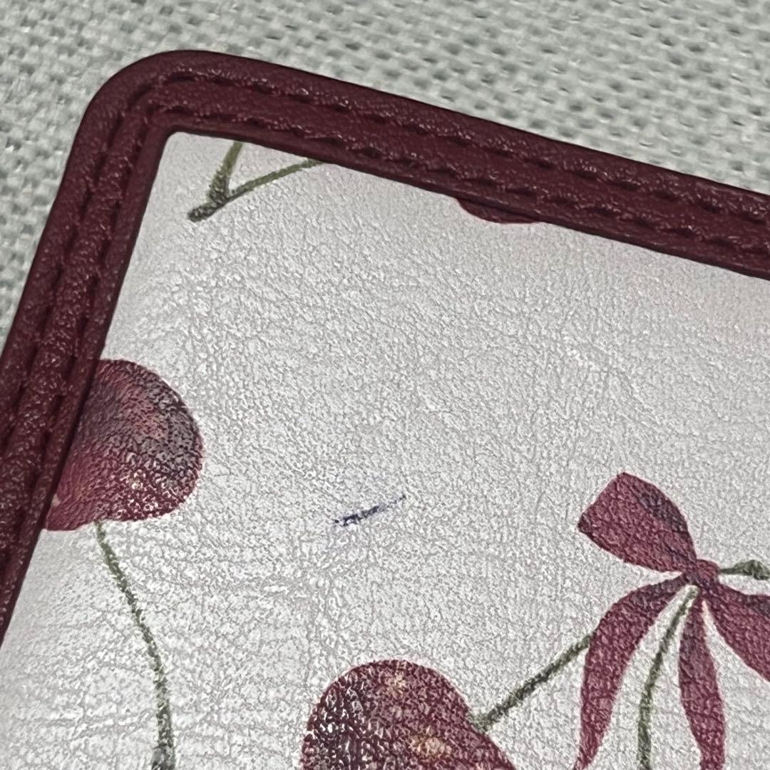 メゾンドフルール　チェリー柄ウォレット　アイボリー