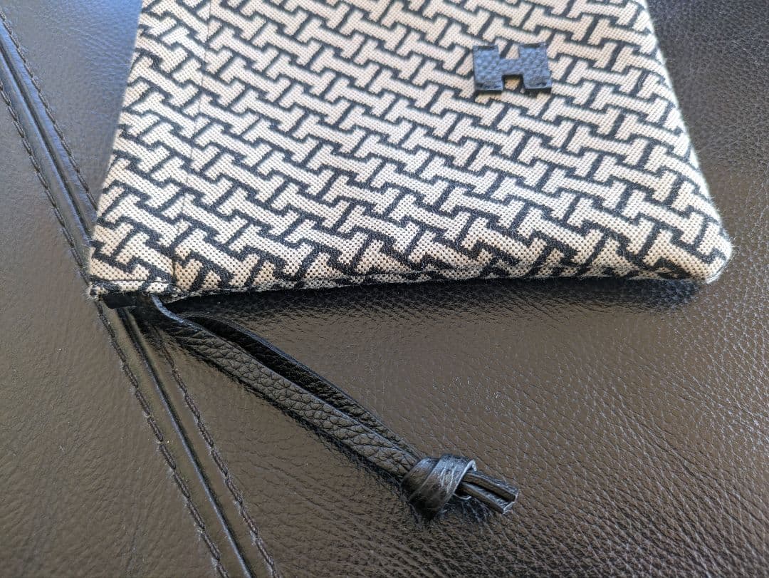 イアクッチ　ポーチ