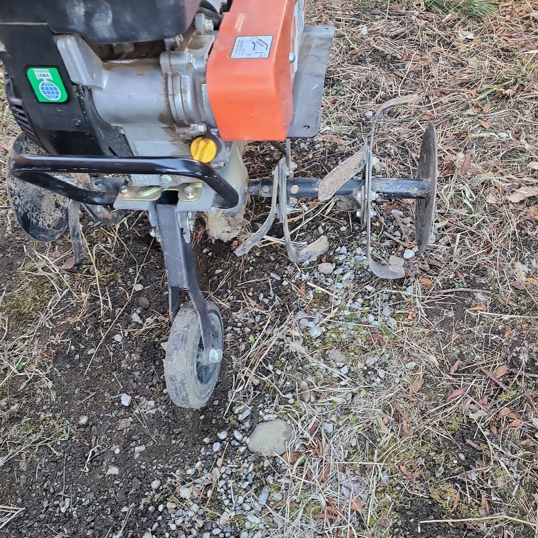 コンパクト耕運機 ガソリンエンジン搭載