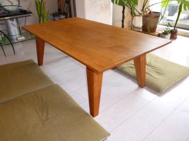 無垢テーブル　自然素材１００％のリボス塗装済