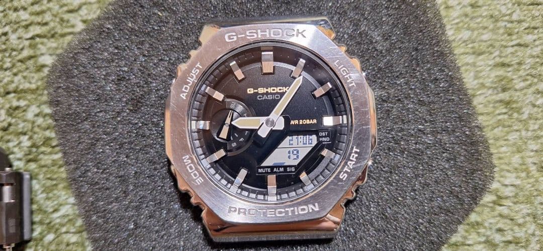 GSHOCK GM−２１００Ｃ−５Ａ 200M