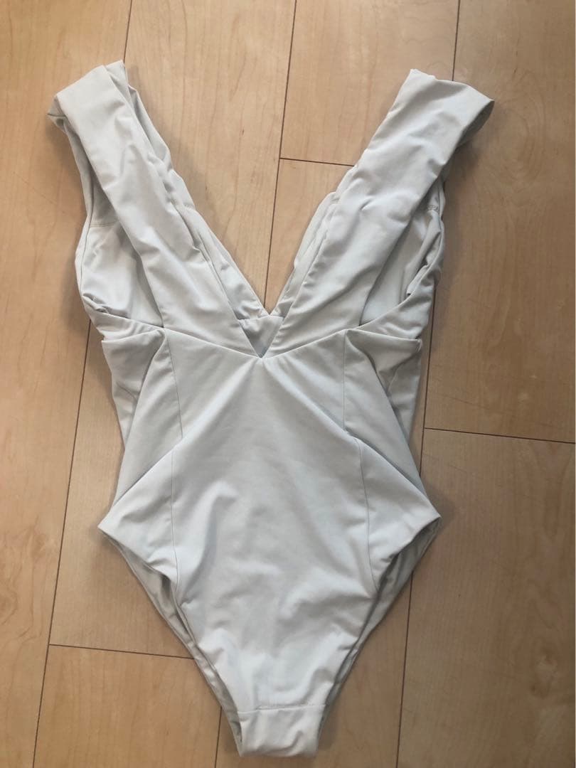 ALEXIASTAM ETRETOKYOコラボ Vネックワンピース水着 人気完売