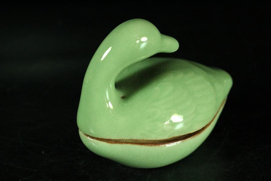 眞清水蔵六作 青磁 雁 香合(K-BB521)