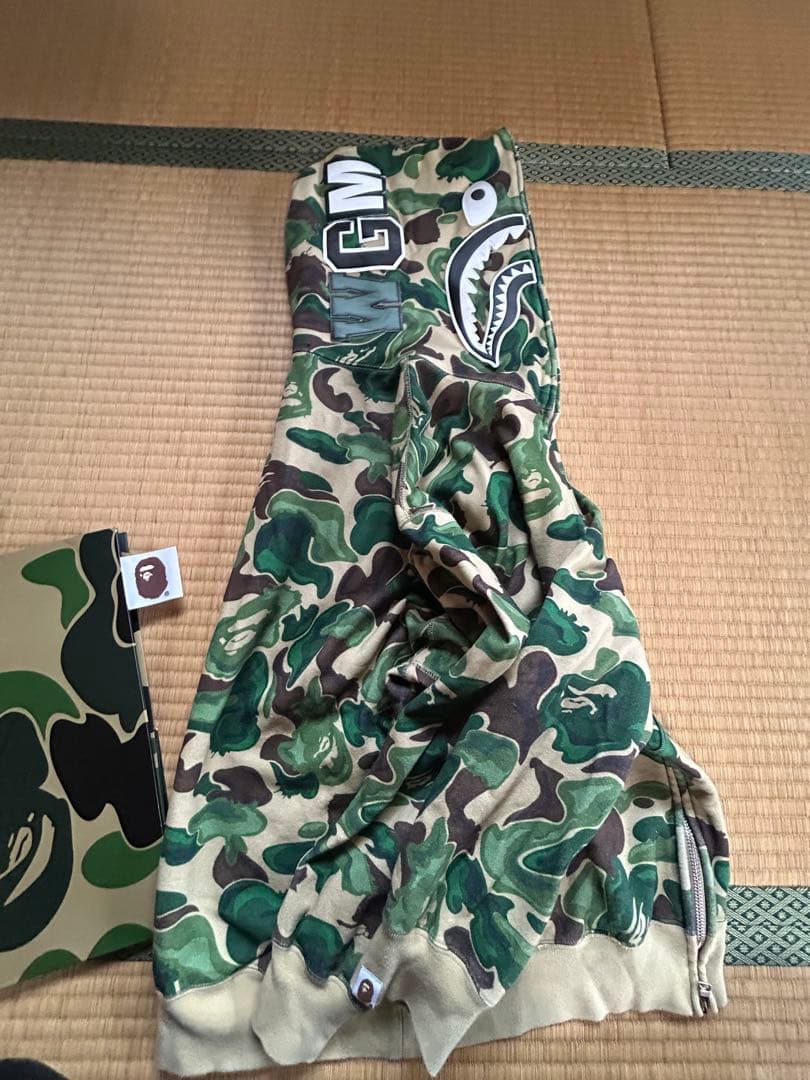 A BATHING APE カモフラージュ シャークフードパーカー