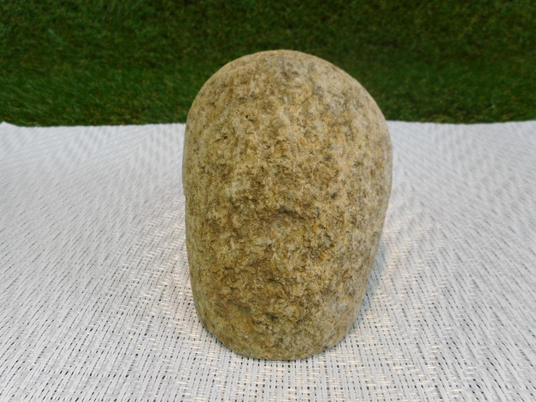 岩穴にフクロウ３羽　石材彫刻品