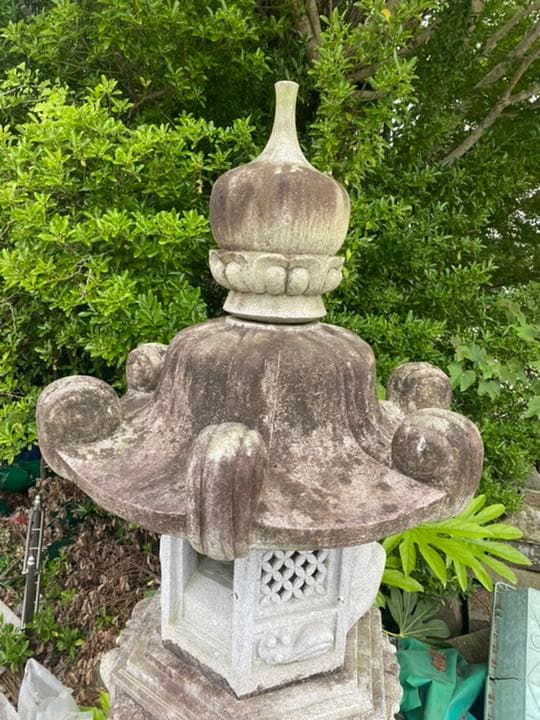 石灯籠　特大　でっかい燈篭　庭石