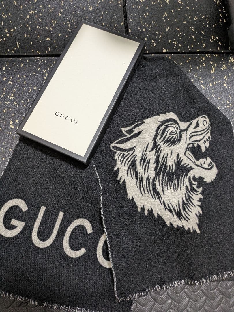 GUCCI グッチマフラーウルフストールリバーシブル
