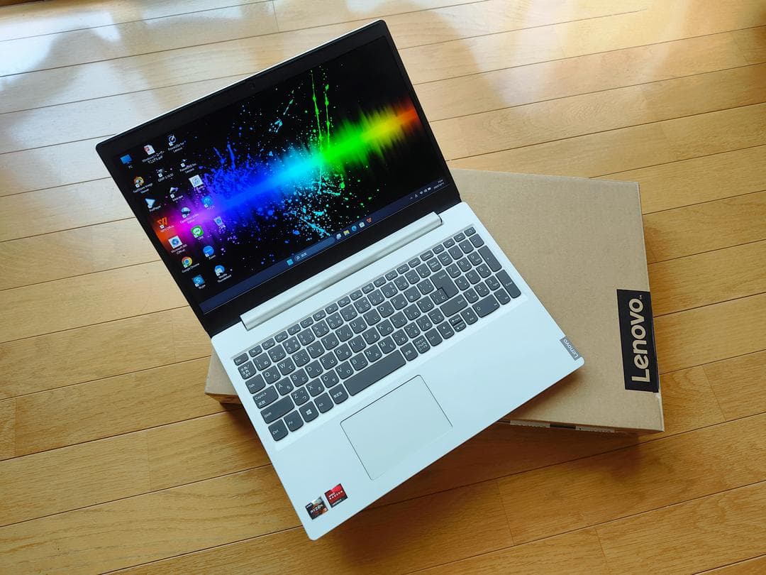 Lenovo Idiapadノートパソコン
