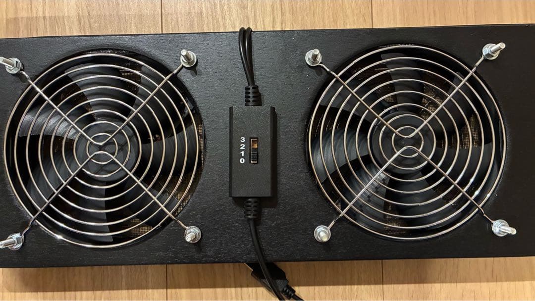 【タウンエース/他】換気ファン 窓はめ込み式 USB電源 換気扇 車中泊用