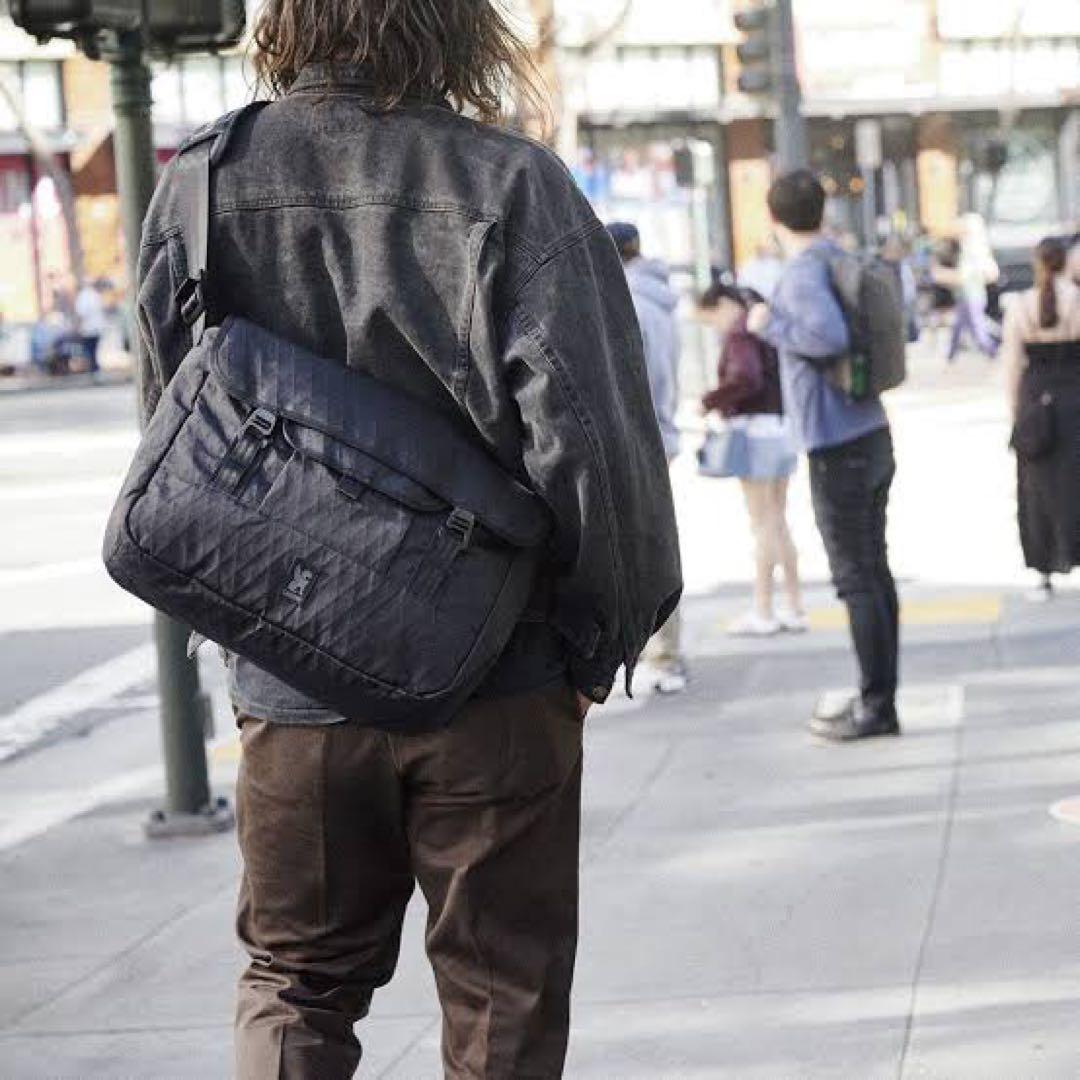 CHROME MIDTOWN 20L MESSENGER ブラック