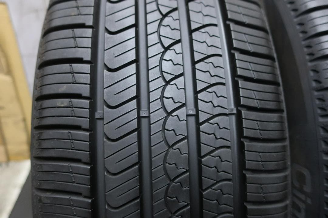 りくにー様　ピレリ　チントゥラート　P9　AS　225/50R18　バリ溝　4本