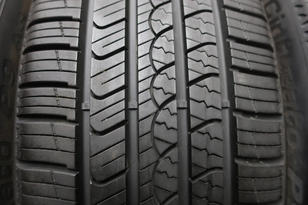 りくにー様　ピレリ　チントゥラート　P9　AS　225/50R18　バリ溝　4本