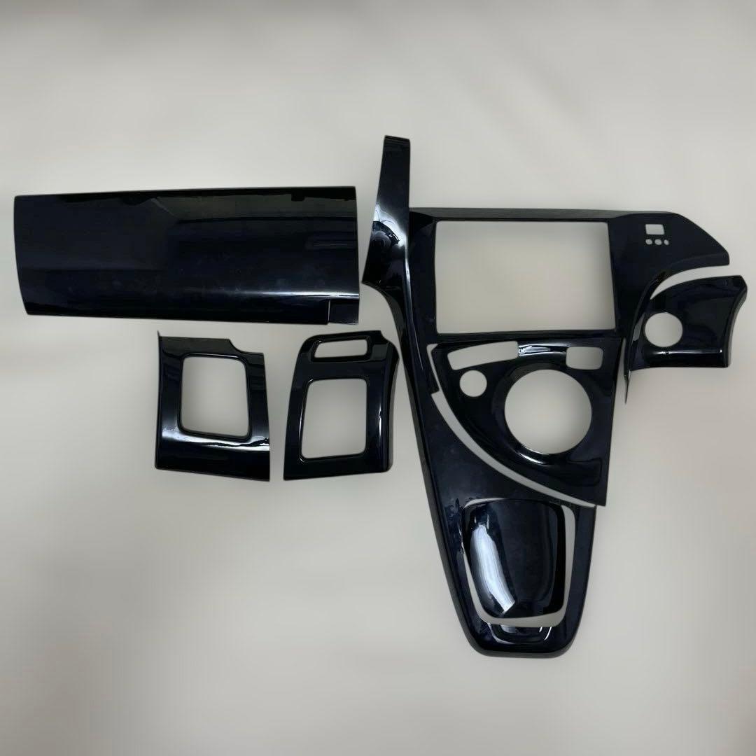 30プリウスインテリアパネル ピアノブラック