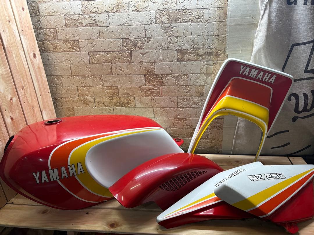 YAMAHA RZ250 タンク カウルセット 赤白
