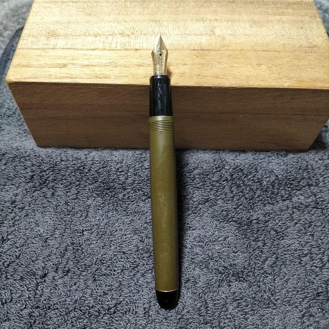 14K PILOT オリーブグリーン 万年筆 金属製