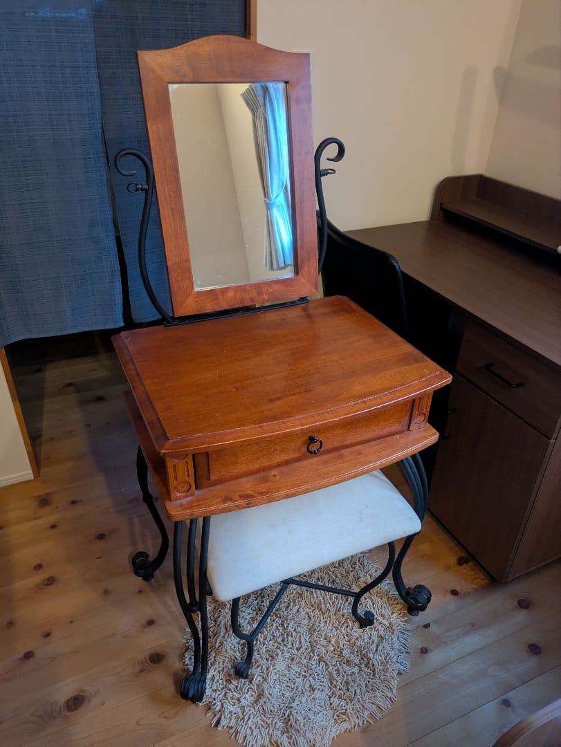 【引取り限定】木製アイアン脚ドレッサー・鏡台と椅子