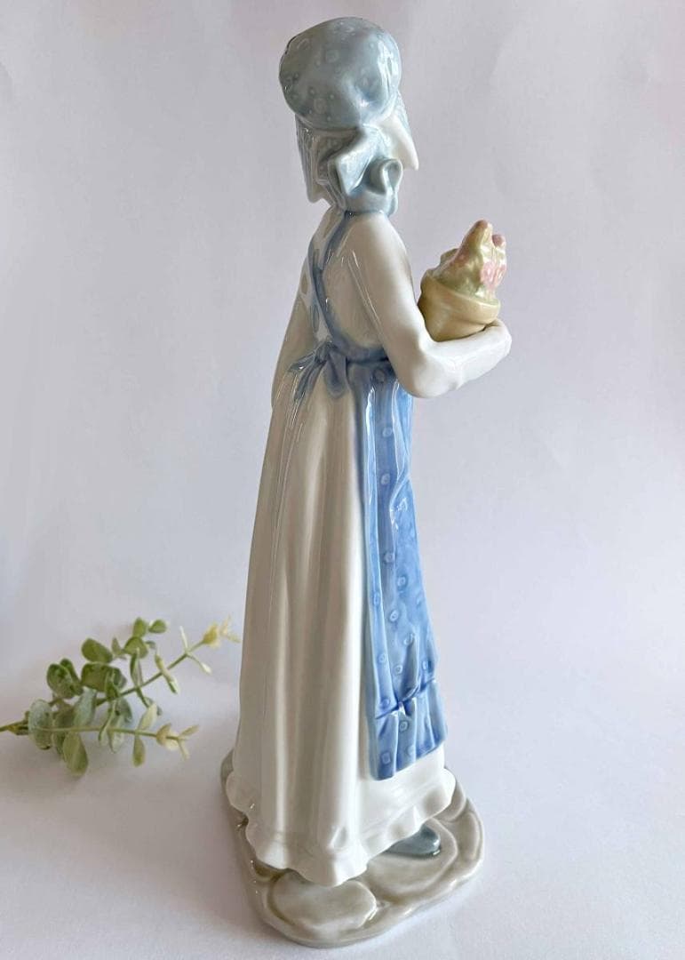 少々訳あり NAO ナオ 少女 花 フィギュリン 高さ約30cm