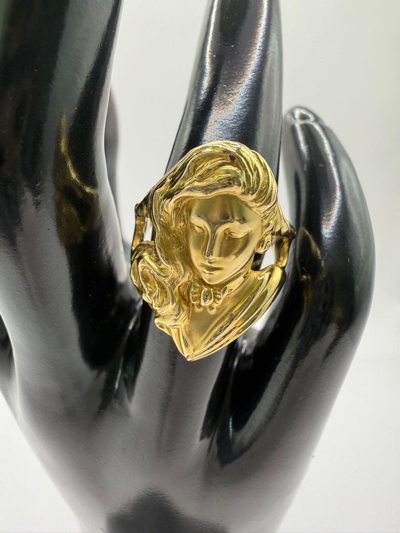 美品　18金　女性モチーフ　リング　11号 超音波洗浄器洗浄済み