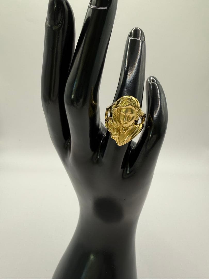 美品　18金　女性モチーフ　リング　11号 超音波洗浄器洗浄済み