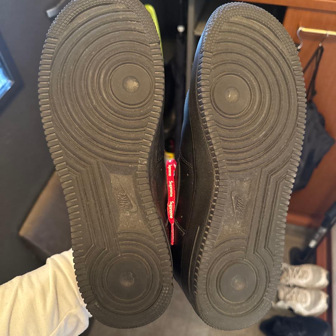 値下げ中Supreme × Nike Air Force 1