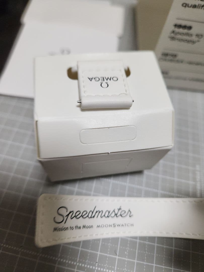 値下げ Omega オメガ スヌーピー Swatch スピードマスター ホワイト