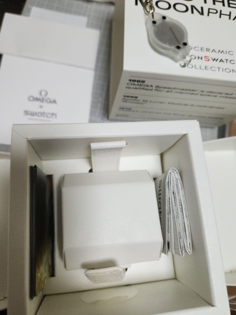 値下げ Omega オメガ スヌーピー Swatch スピードマスター ホワイト