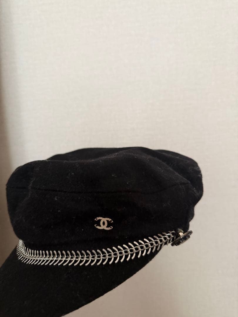 黒 チェーン装飾キャップ