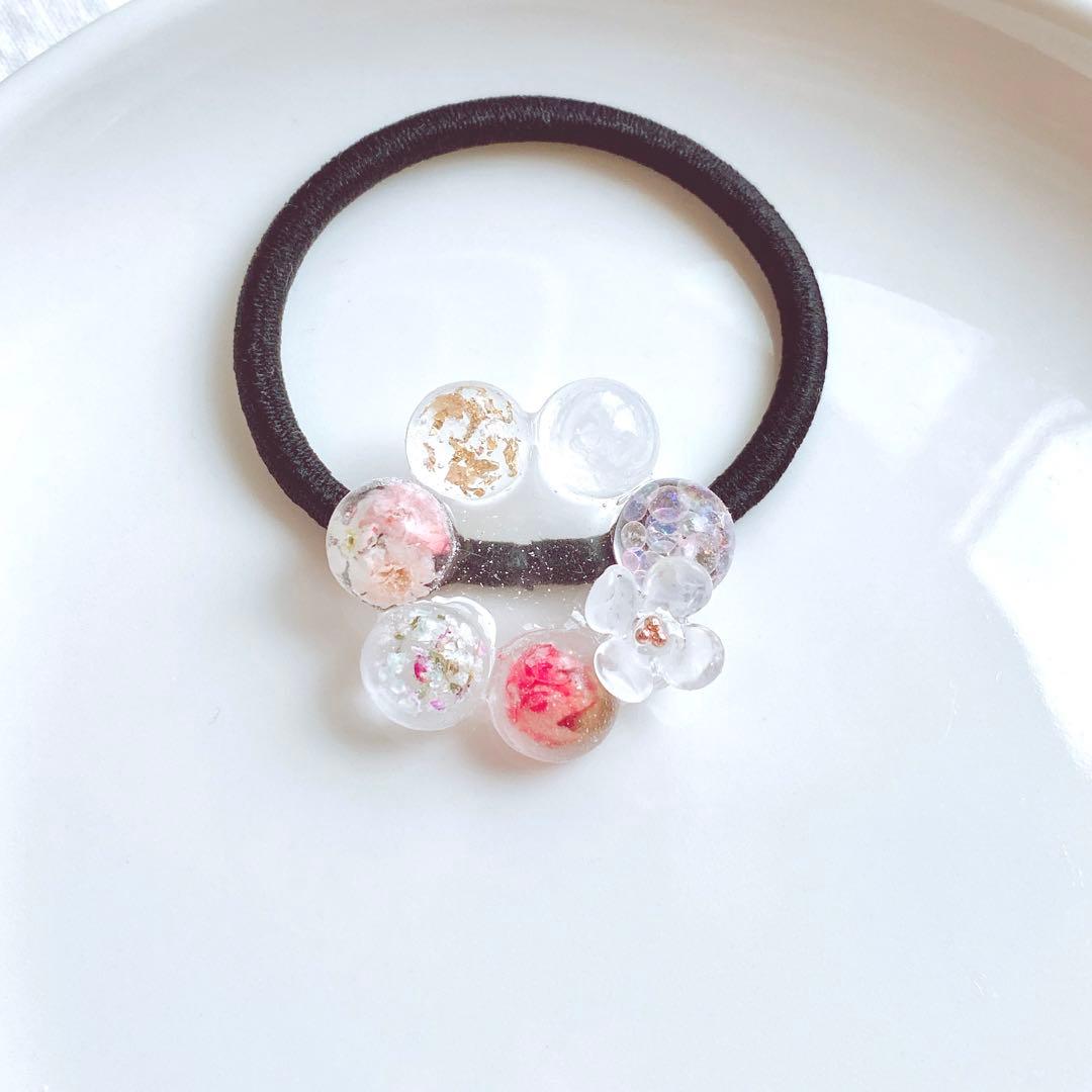 レジンヘアゴム　バラ　ピンク　お花　個性的　金箔