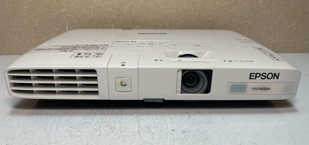 エプソン EB-1770W 超ポータブルプロジェクター。