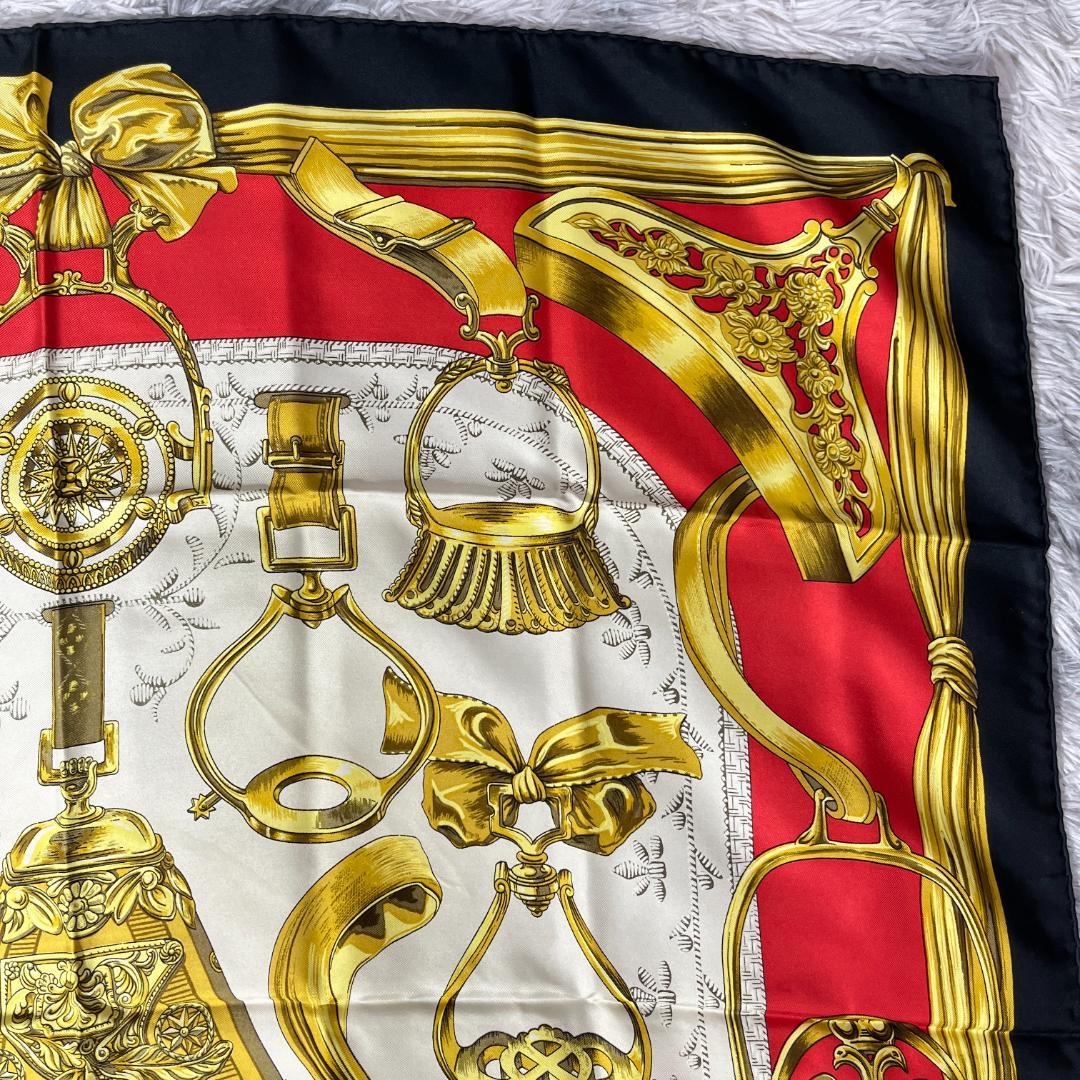 [大人気]　エルメス　HERMES　スカーフ　カレ90　ETRIERS　鎧柄