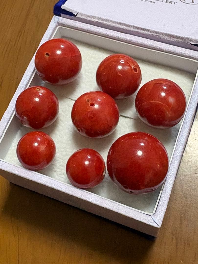 h*i様 血赤珊瑚8玉