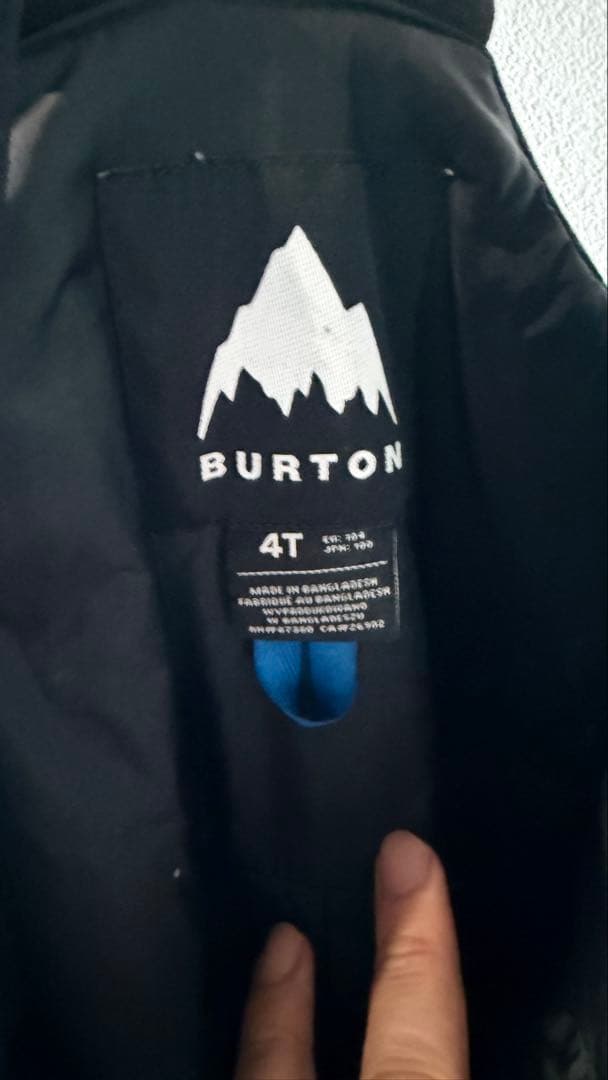 Burton 子ども用スノーボードウェアセット　4T