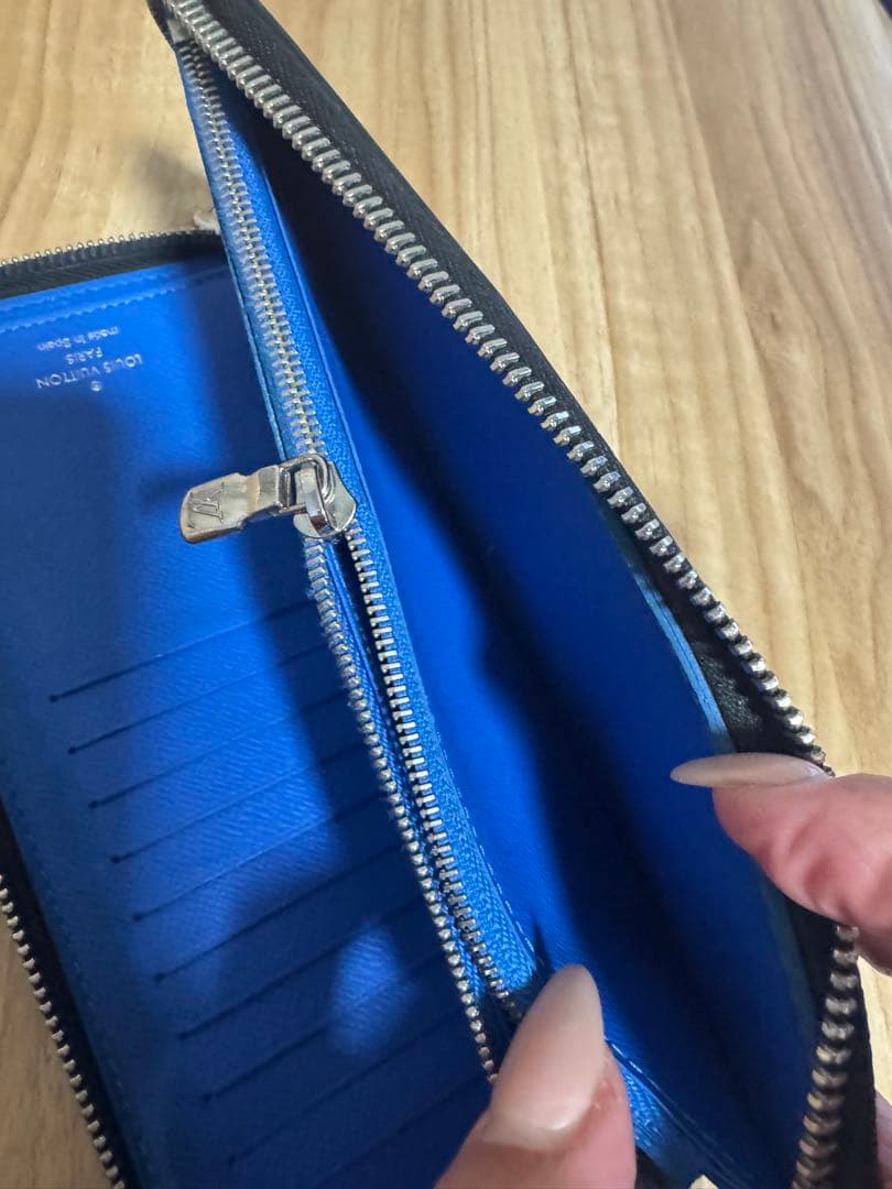 LOUIS VUITTON　ルイヴィトン　ジッピーウォレット ヴェルティカル