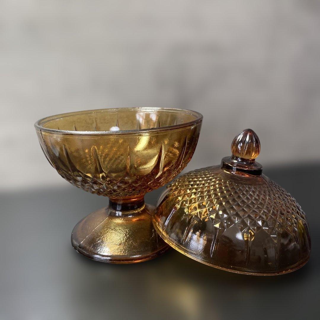 蓋付きコンポート　琥珀色ガラス　輸入雑貨　足付き　アンティーク　シックエレガント