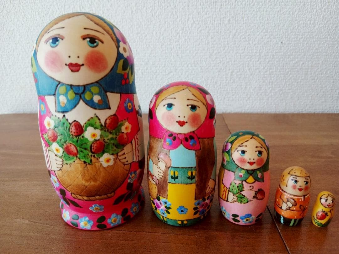 【LYH014】北欧ロシア雑貨 リューバ作 マトリョーシカ　 いちご