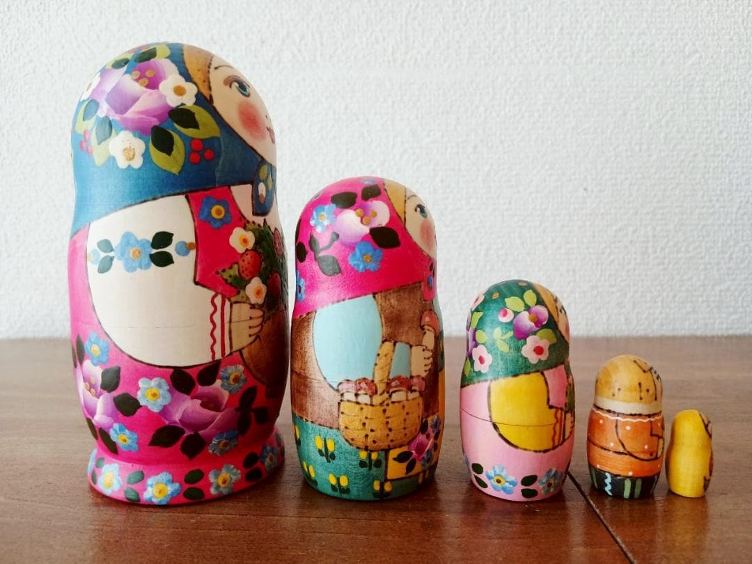 【LYH014】北欧ロシア雑貨 リューバ作 マトリョーシカ　 いちご
