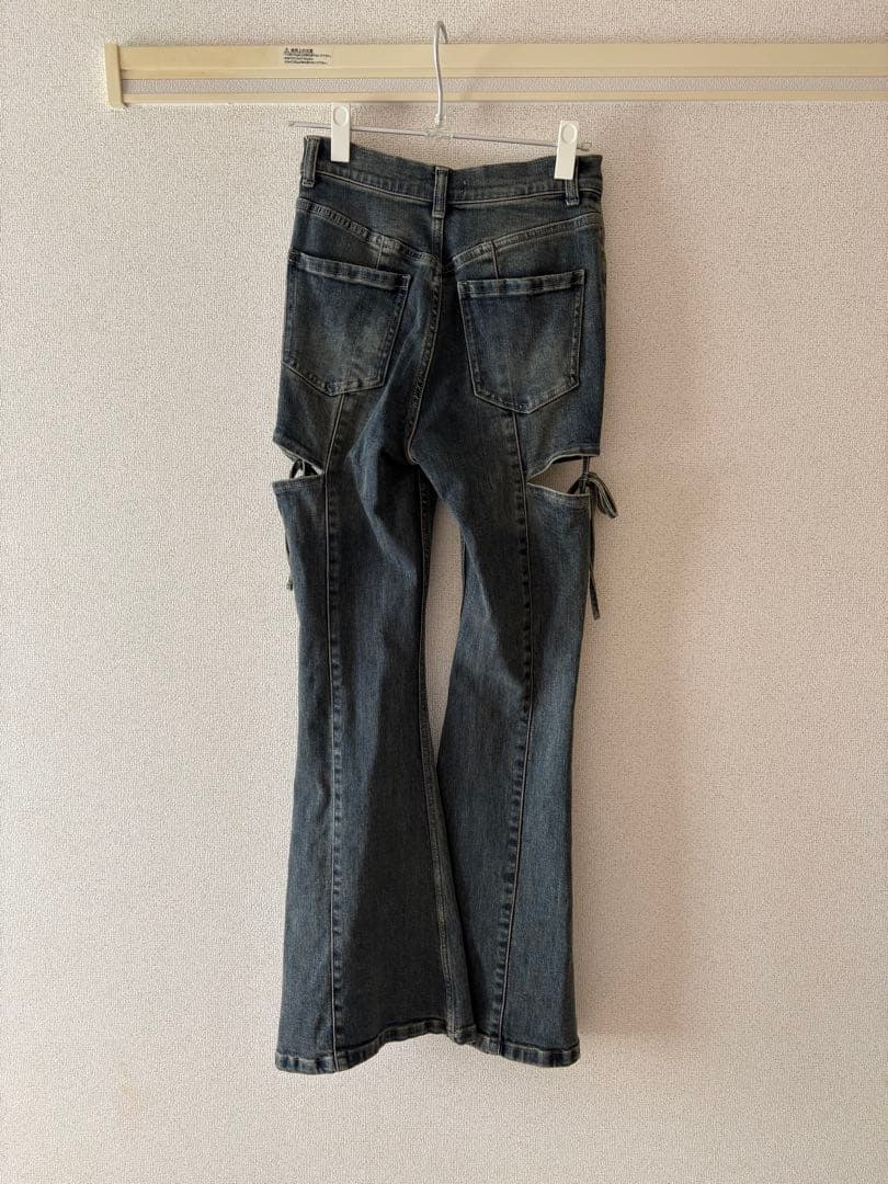 1月末まで値下げRESEXXYカットアウトリボンデニムパンツ