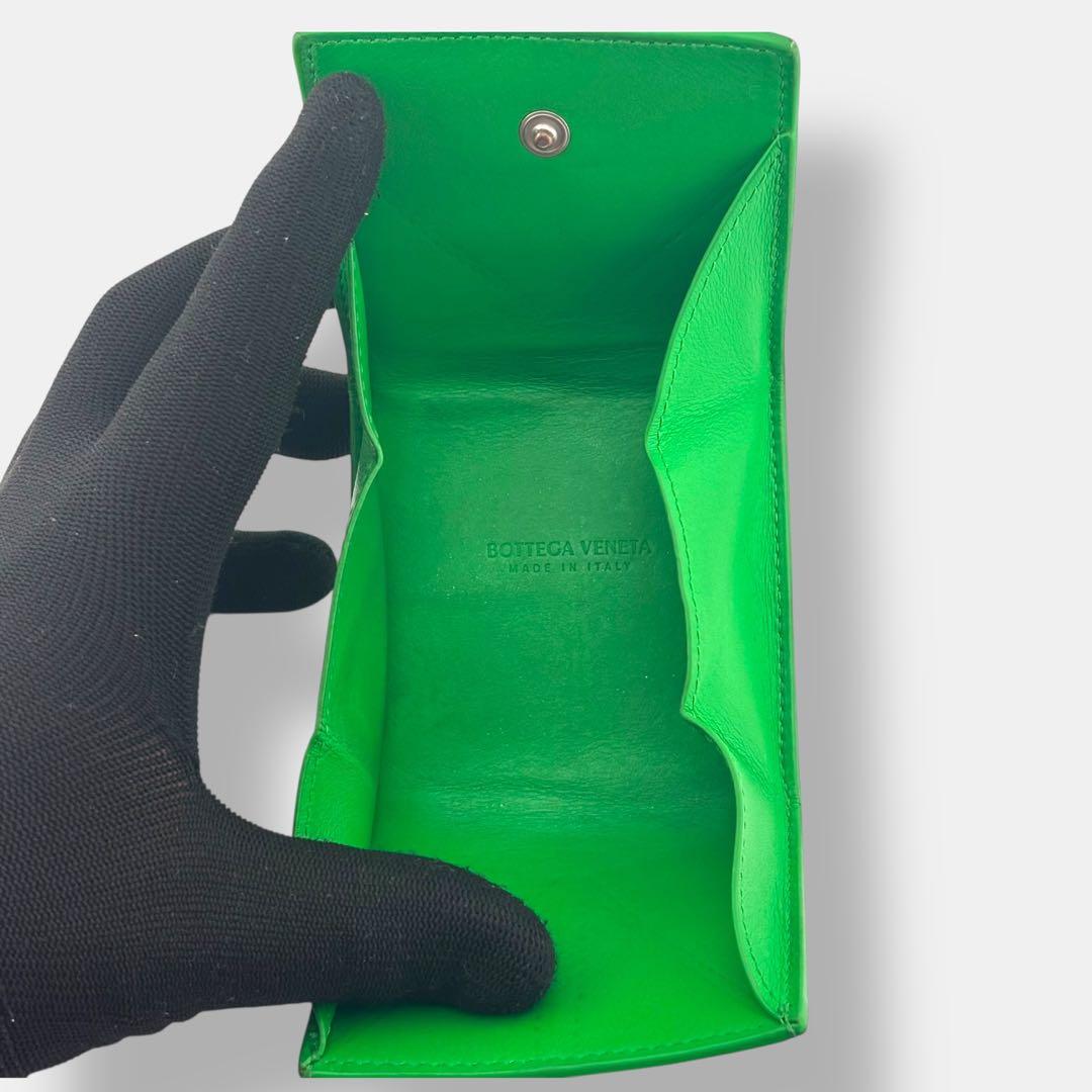 美品 現行 ボッテガヴェネタ カセット ケース グリーン レザー RFID