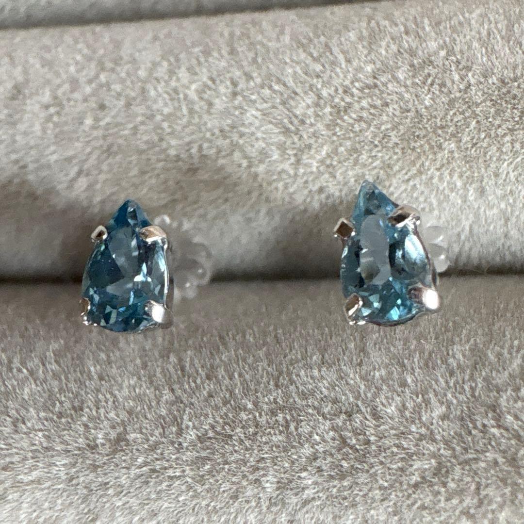 K18WG ♡ ブルーストーンピアス キャッチシリコン